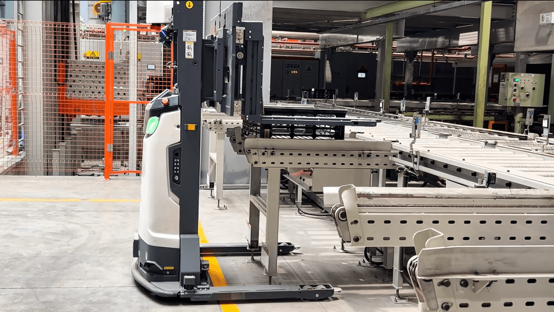 无人叉车的功能包括哪些？一文看懂智能搬运的核心能力